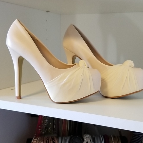 Pumps - Picture 3 of 3